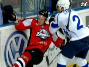 "Донбас" втретє у сезоні Вищої хокейної ліги здобув перемогу над "Рязанню" "Донбас" втретє у сезоні Вищої хокейної ліги здобув перемогу над "Рязанню"