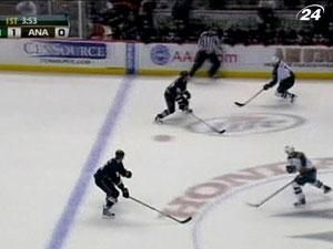 NHL: "Чикаго Блэкхоукс" получили 3-ю победу подряд NHL: "Чикаго Блэкхоукс" получили 3-ю победу подряд