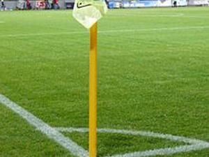 Франция: боковой арбитр флажком избил главного судью Франция: боковой арбитр флажком избил главного судью