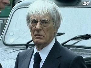 Еклстоун запропонував американцям перенести етап на 2013 рік Еклстоун запропонував американцям перенести етап на 2013 рік