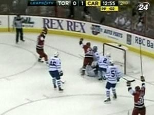 "Кароліна" переграла "Торонто" в матчі регулярного чемпіонату NHL "Кароліна" переграла "Торонто" в матчі регулярного чемпіонату NHL