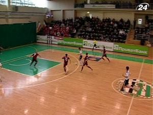 Футзал: "Енергія" упевнено переграла чемпіона "Ураган" Футзал: "Енергія" упевнено переграла чемпіона "Ураган"