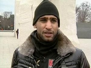 Амір Хан прибув до Вашингтону ушосте захищати титул чемпіона Амір Хан прибув до Вашингтону ушосте захищати титул чемпіона