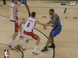 Баскетбол: Ховард і Пол можуть перейти із "Нью-Орлеана" в "Лейкерс" Баскетбол: Ховард і Пол можуть перейти із "Нью-Орлеана" в "Лейкерс"