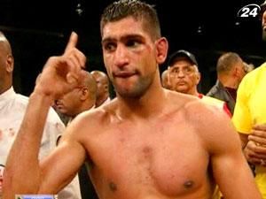 Бокс: Амир Хан уступил Ламонту Питерсону Бокс: Амир Хан уступил Ламонту Питерсону