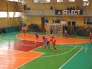 Футзал: "Кардинал" разгромил "Енакиевец" Футзал: "Кардинал" разгромил "Енакиевец"