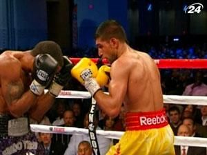 Амір Хан вимагає переглянути результат бою з Пітерсоном Амір Хан вимагає переглянути результат бою з Пітерсоном