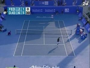 Теннис: Джокович в полуфинале разгромил Федерера