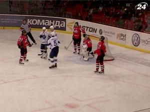 Хоккей: "Донбасс" забросил 5 шайб в первом периоде матча против "Рязани"