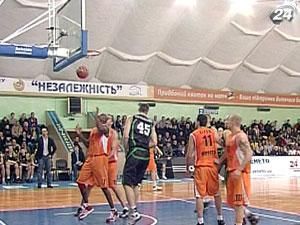 Баскетболисты "Будивельныка" одержали победу над "Черкасскими Мавпами"