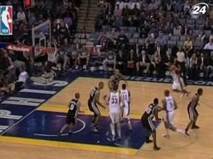 "Сан-Антонио" принес "Мемфису" четвертое подряд поражение "Сан-Антонио" принес "Мемфису" четвертое подряд поражение