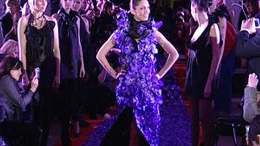 В Киеве презентовали платье из цветов стоимостью 100 тыс. евро