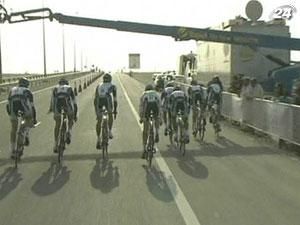 Велоспорт: Том Бонен втримав "золоту" майку лідера Велоспорт: Том Бонен втримав "золоту" майку лідера