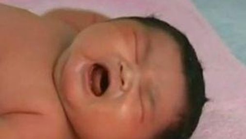 В Китае родился малыш-богатырь