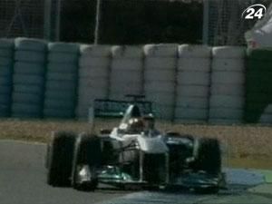 Шумахер показал лучший результат второго дня тестов Формулы-1