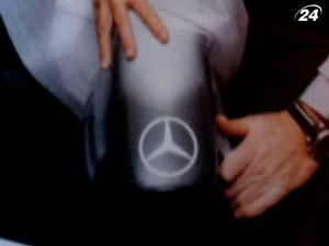Mercedes обнародовал первые изображения еще засекреченного нового болида