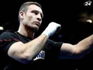 Бокс: Виталий Кличко и Дерек Чисора провели открытую тренировку Бокс: Виталий Кличко и Дерек Чисора провели открытую тренировку