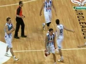 "Фенербахче" в овертаймі вирвав перемогу в УНІКСа "Фенербахче" в овертаймі вирвав перемогу в УНІКСа