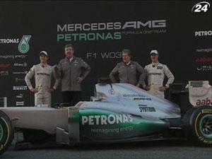Перегони: Mercedes приховує від конкурентів один із елементів W03 