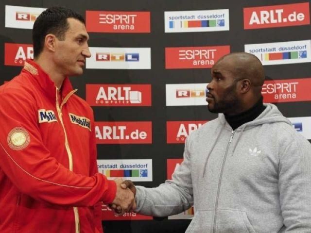 Владимир Кличко и Жан Мормек встретились взглядами Владимир Кличко и Жан Мормек встретились взглядами