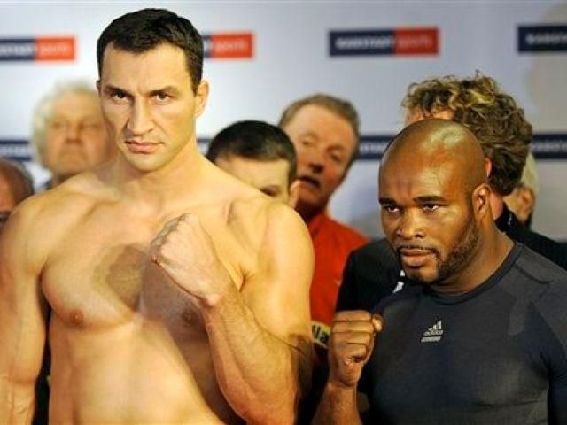 Кличко и Мормек встали на весы Кличко и Мормек встали на весы