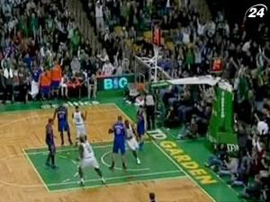 В битве за 7 место в Восточной конференции NBA "Бостон" обыграл "Нью-Йорк" В битве за 7 место в Восточной конференции NBA "Бостон" обыграл "Нью-Йорк"