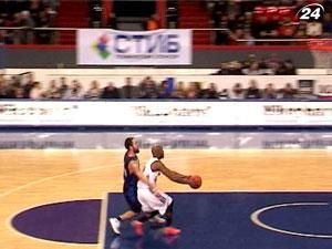 Баскетбол: до п’ятірки тижня Суперліги ввійшли один українець, два американці чорногорець і серб