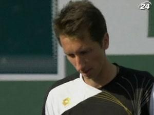 Теннис: Сергей Стаховский в трех сетах проиграл Томашу Бердыху