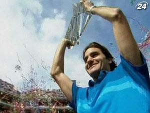 Федерер завоевал третий теннисный трофей в этом году