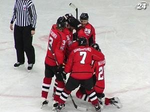 "Донбас" розгромив "Нєфтянік" у півфіналі конференції Вищої хокейної ліги "Донбас" розгромив "Нєфтянік" у півфіналі конференції Вищої хокейної ліги