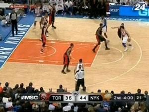 "Нью-Йорк" одержал четвертую победу подряд "Нью-Йорк" одержал четвертую победу подряд