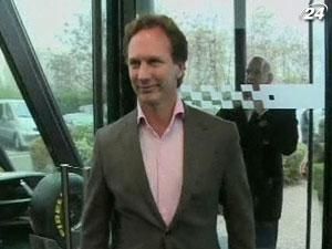 Хорнер та Ferrari спростували плітки про співпрацю Хорнер та Ferrari спростували плітки про співпрацю