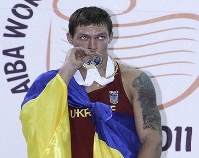 Спортсменом 2011 года в Украине стал боксер Александр Усик Спортсменом 2011 года в Украине стал боксер Александр Усик