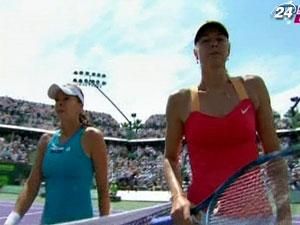 Марія Шарапова програла третій фінал у сезоні Марія Шарапова програла третій фінал у сезоні