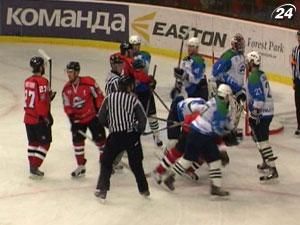 Шайба Пискунова не спасла "Донбасс" от второго поражения "Торосу" Шайба Пискунова не спасла "Донбасс" от второго поражения "Торосу"