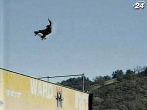 Вперше в світі 12-річний скейтбордист зробив потрійний оберт у повітрі Вперше в світі 12-річний скейтбордист зробив потрійний оберт у повітрі