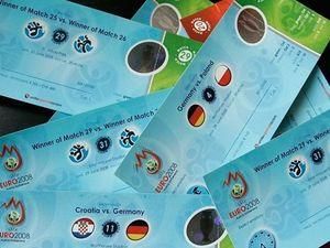 УЕФА: Все билеты на матчи Евро-2012 проданы