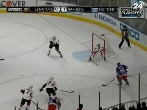 "Рейнджерс" начали плей-офф с победы "Рейнджерс" начали плей-офф с победы