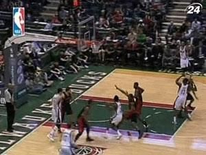 "Мілуокі Бакс", попри перемогу, втратили шанси на плей-оф НБА "Мілуокі Бакс", попри перемогу, втратили шанси на плей-оф НБА