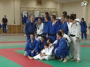 Нагорода від Національного олімпійського комітету дісталась дзюдоїсту Володимиру Сороці Нагорода від Національного олімпійського комітету дісталась дзюдоїсту Володимиру Сороці