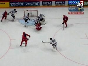 Хоккей: дубль Малкина помог россиянам одолеть команду Латвии