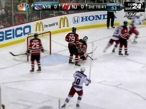 "Рейнджерс" вновь вышли вперед в серии против "Нью-Джерси" "Рейнджерс" вновь вышли вперед в серии против "Нью-Джерси"