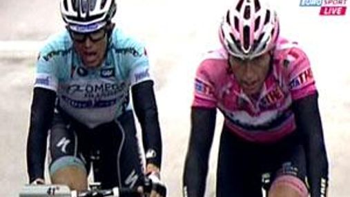 Велоспорт: Хоакін Родрігес на Giro D'Italia повернув рожеву майку лідера
