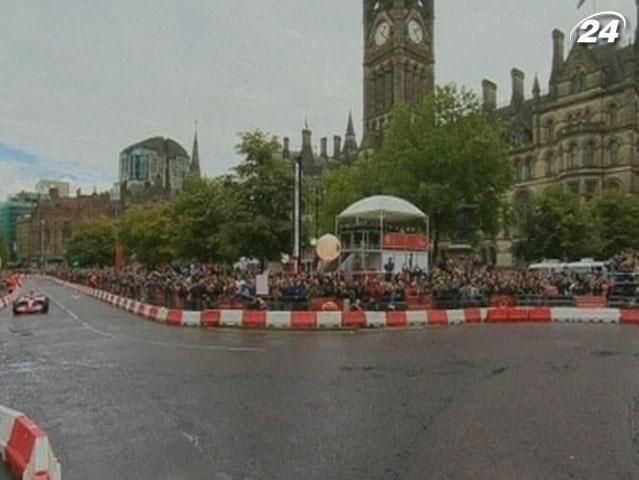 Перегони: 3-го червня Баттон проведе показові заїзди у столиці Ірландії Перегони: 3-го червня Баттон проведе показові заїзди у столиці Ірландії