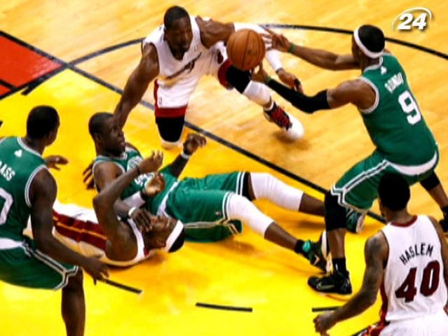 Баскетбол: "Бостон" вышел вперед в серии против "Майами"