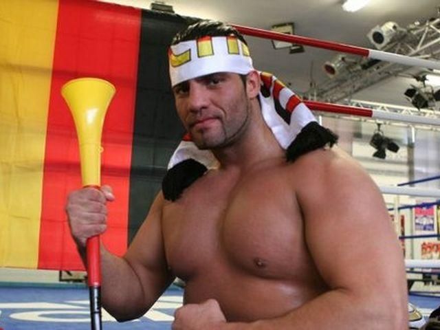 Віталій Кличко у вересні боксуватиме з Чарром Віталій Кличко у вересні боксуватиме з Чарром