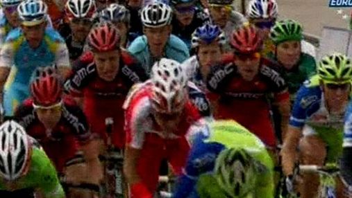 Велоспорт: Брэдли Вигинс продолжает возглавлять общий зачет Criterium du Dauphine