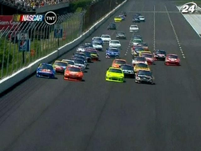 Перегони: 22-річний Джої Логано здобув другу перемогу у кар’єрі Перегони: 22-річний Джої Логано здобув другу перемогу у кар’єрі