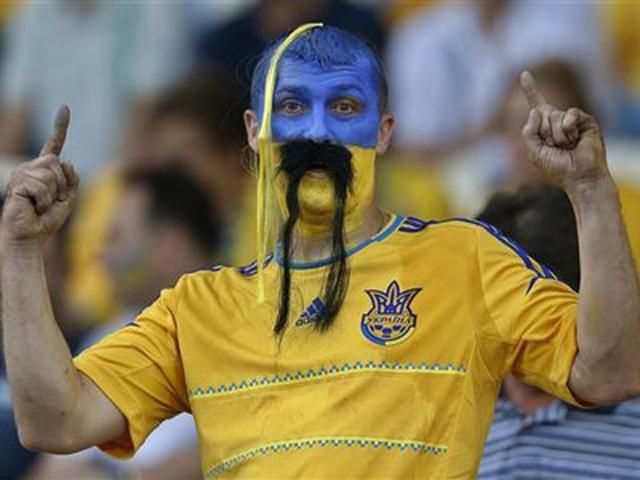 У Києві зустрілись українські та шведські вболівальники (ФОТО) У Києві зустрілись українські та шведські вболівальники (ФОТО)