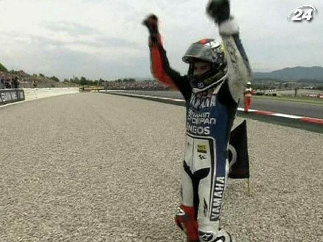 Перегони: Хорхе Лоренсо продовжив контракт з Yamaha Перегони: Хорхе Лоренсо продовжив контракт з Yamaha